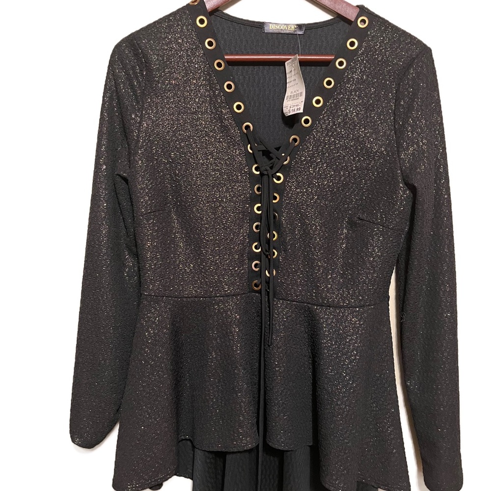 Black and gold peplum top